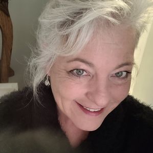 Meet your Posher, Danelle